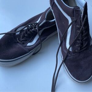 Brown old school men’s vans.